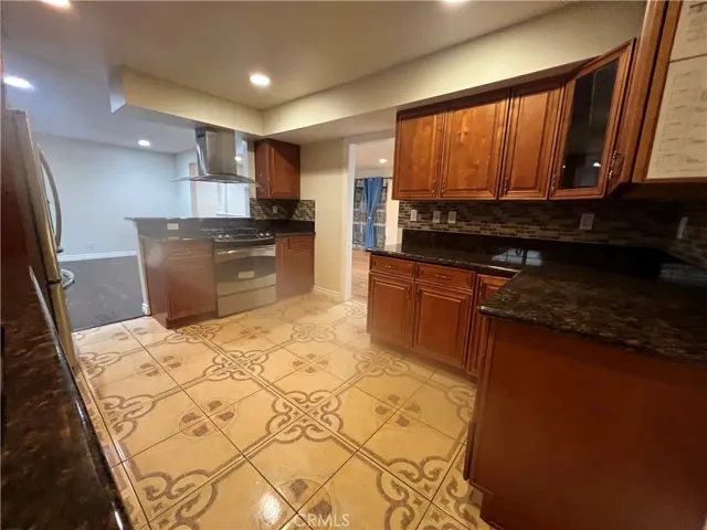 27909 Wellston, Saugus, California 91350