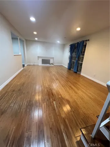 27909 Wellston, Saugus, California 91350