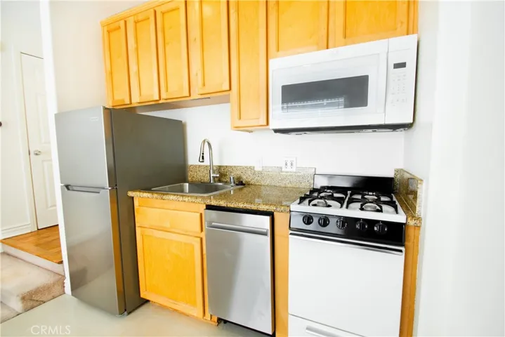 3662 Clarington 3, Los Angeles, California 90034
