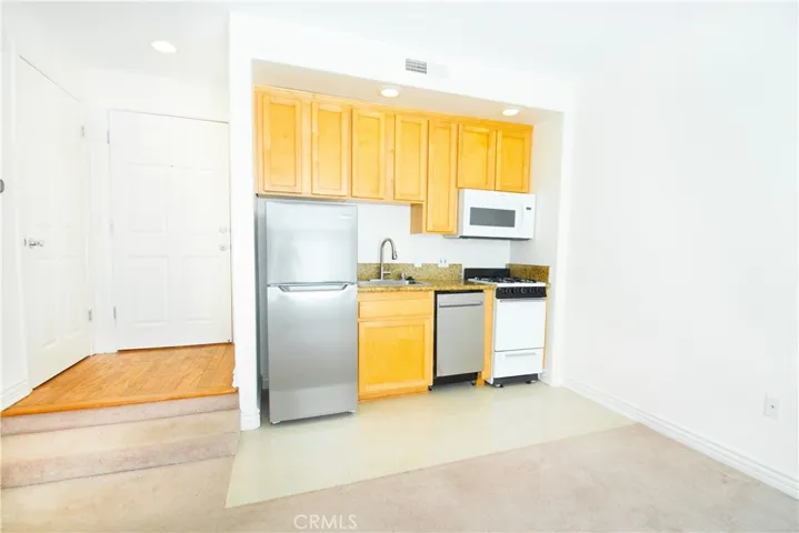 3662 Clarington 3, Los Angeles, California 90034