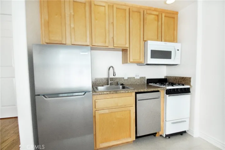 3662 Clarington 3, Los Angeles, California 90034