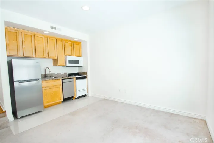 3662 Clarington 3, Los Angeles, California 90034