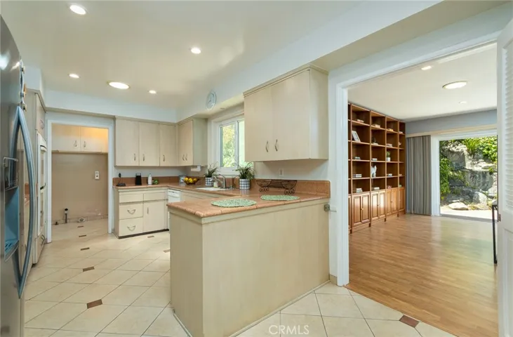1509 Belleau, Glendale, California 91206