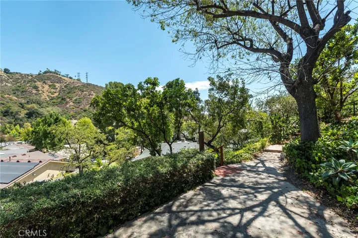 1509 Belleau, Glendale, California 91206