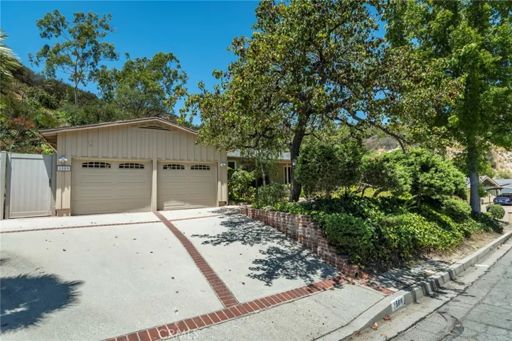 1509 Belleau, Glendale, California 91206