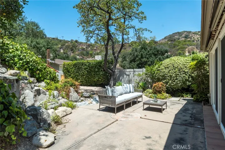 1509 Belleau, Glendale, California 91206