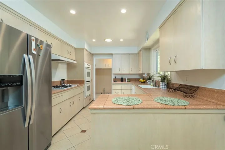 1509 Belleau, Glendale, California 91206