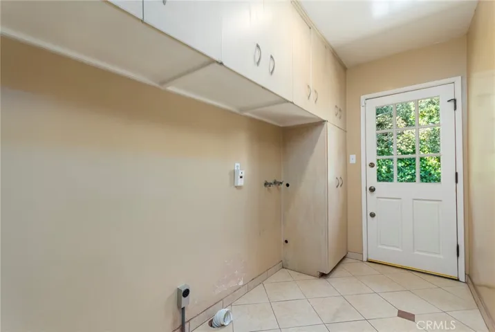 1509 Belleau, Glendale, California 91206