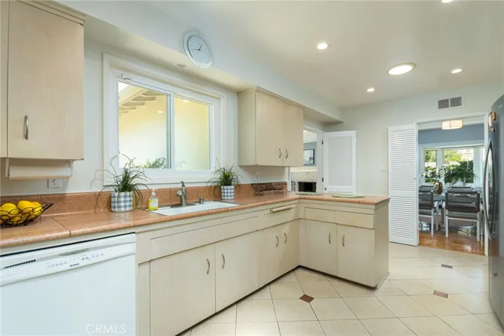 1509 Belleau, Glendale, California 91206