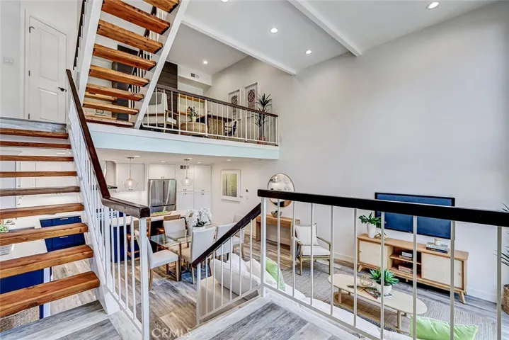 984 Granville, Los Angeles, California 90049