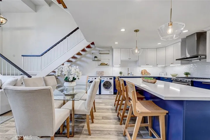 984 Granville, Los Angeles, California 90049