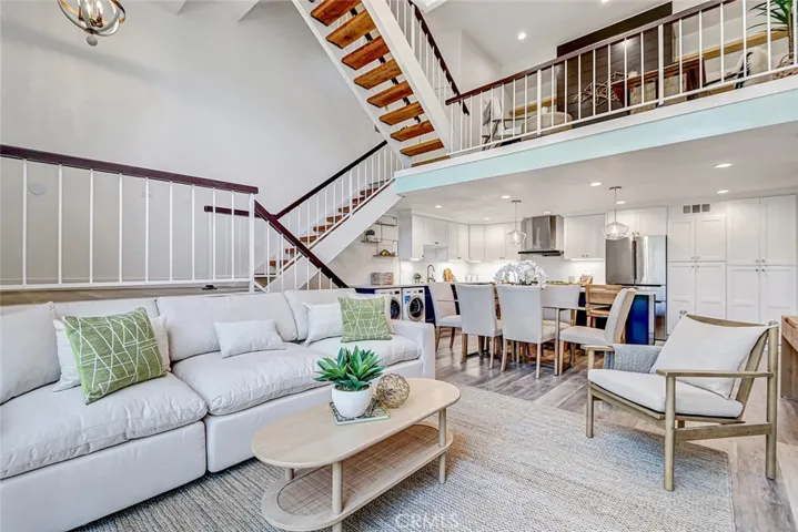 984 Granville, Los Angeles, California 90049