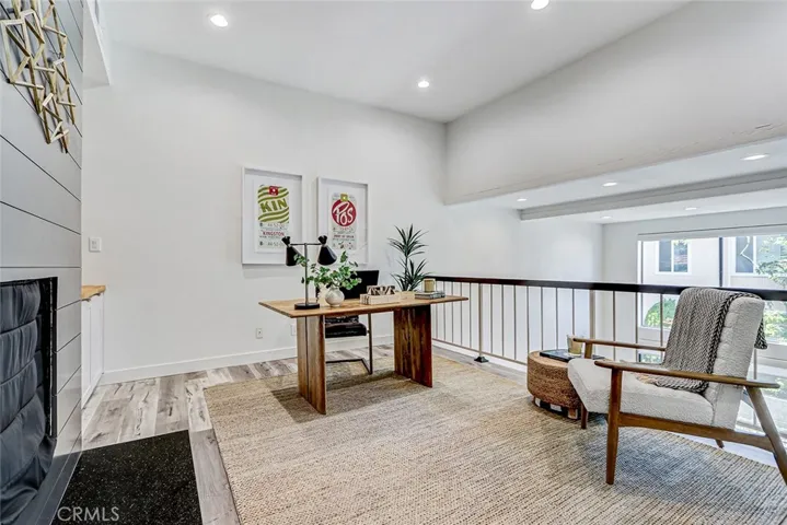 984 Granville, Los Angeles, California 90049
