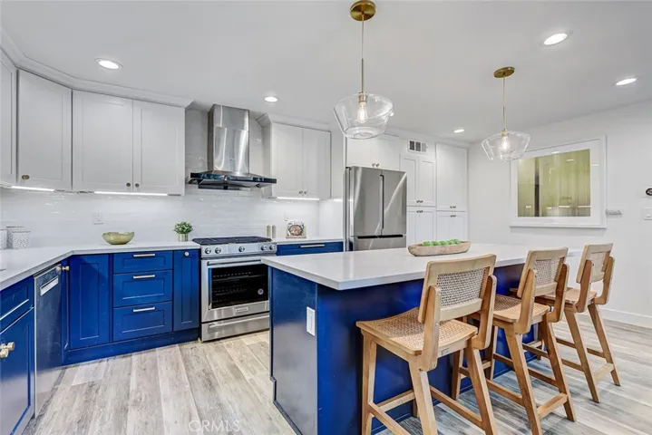 984 Granville, Los Angeles, California 90049