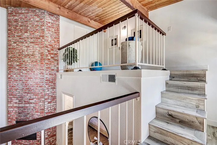 984 Granville, Los Angeles, California 90049