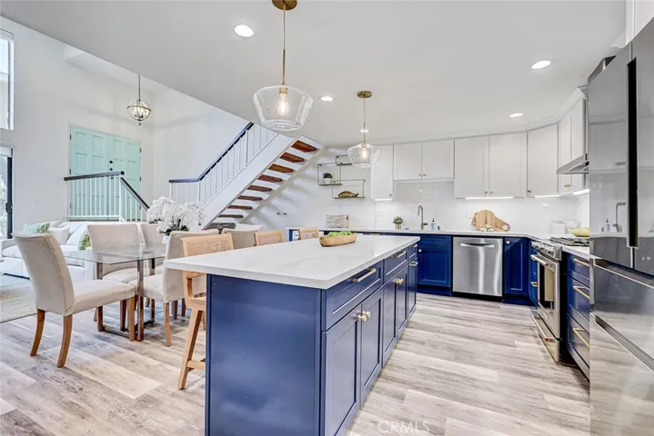 984 Granville, Los Angeles, California 90049
