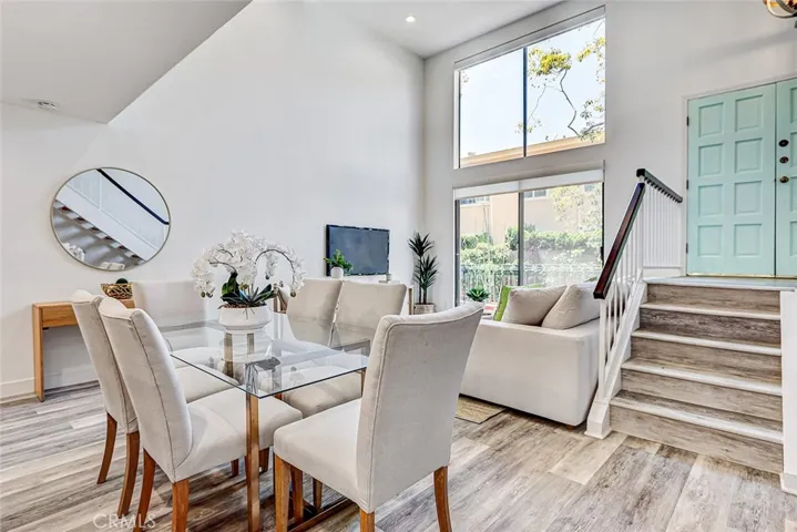 984 Granville, Los Angeles, California 90049