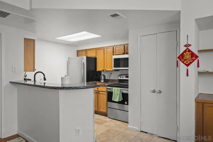 3925 Nobel Dr 31, San Diego, California 92122