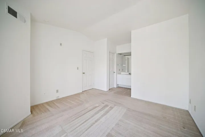 27-web-or-mls-Oak Run Trail 103-S0503-02
