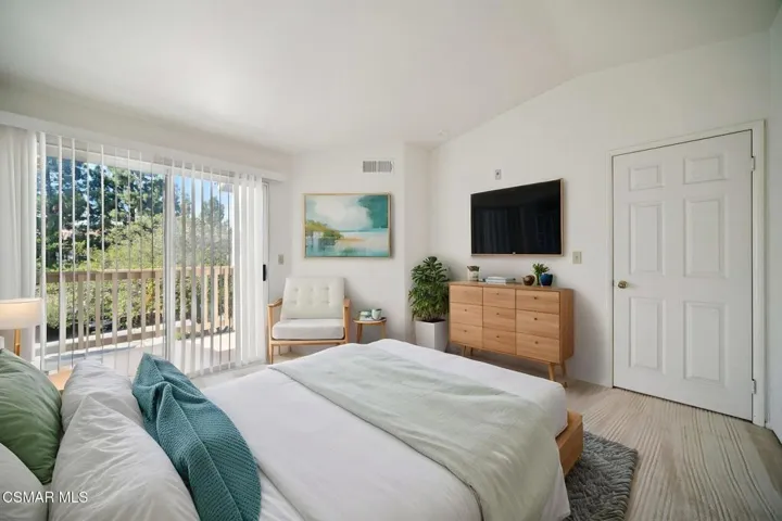 30-web-or-mls-Oak Run Trail 103-S0503-02