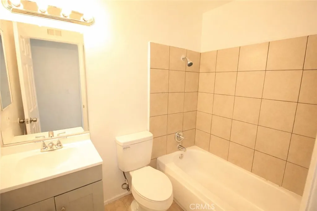 2nd Bathroom