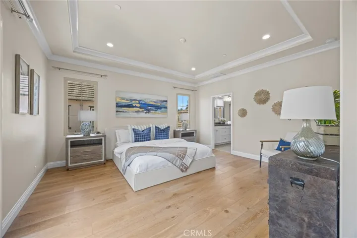 61 Bloomington, Irvine, California 92620