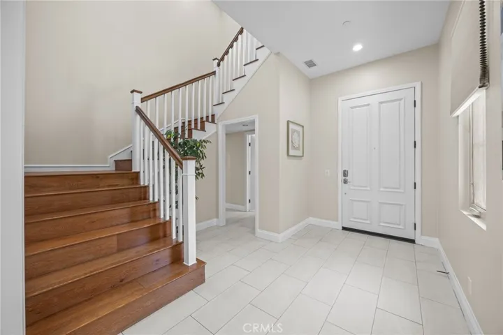 61 Bloomington, Irvine, California 92620