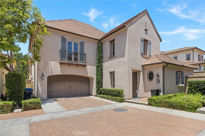 61 Bloomington, Irvine, California 92620