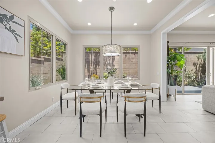 61 Bloomington, Irvine, California 92620