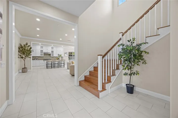 61 Bloomington, Irvine, California 92620