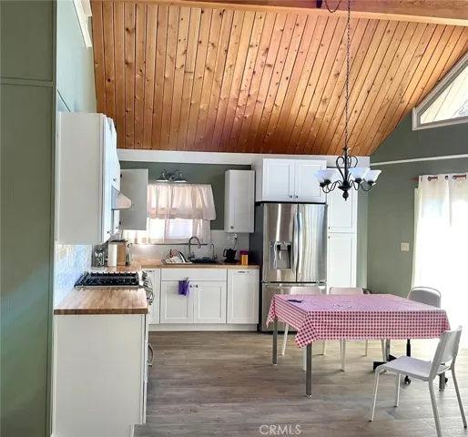 521 Grass Valley Road, Lake Arrowhead, California 92352