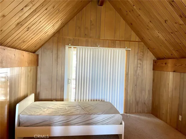 521 Grass Valley Road, Lake Arrowhead, California 92352