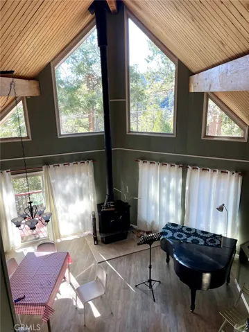 521 Grass Valley Road, Lake Arrowhead, California 92352