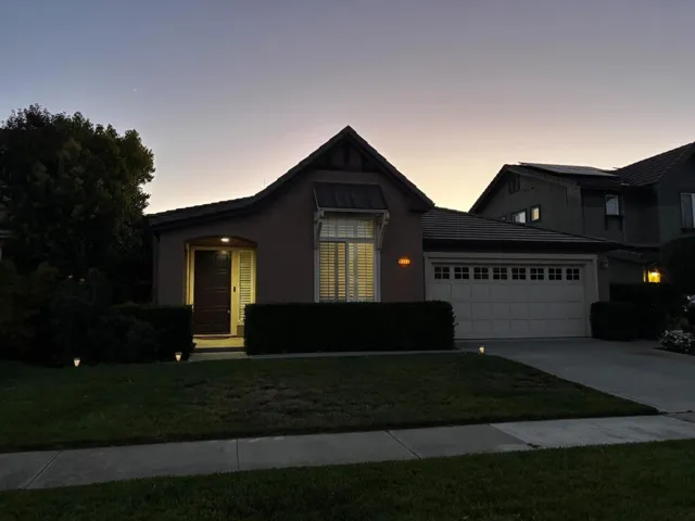 8881 Zinnia Street, Gilroy, California 95020