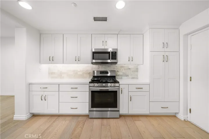 268 Lockford, Irvine, California 92602