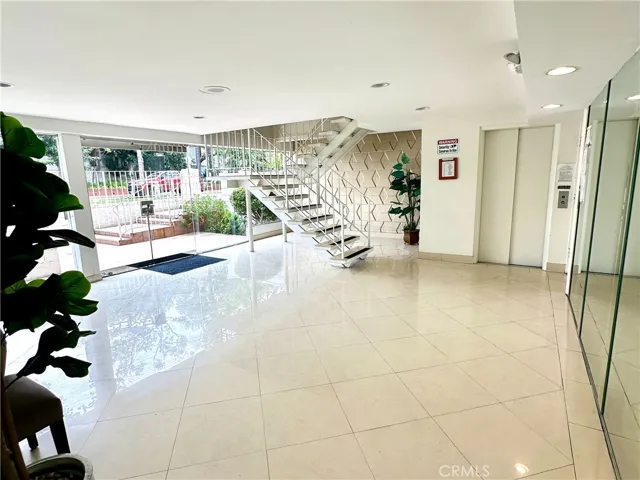 423 S Rexford Drive 303, Beverly Hills, California 90212