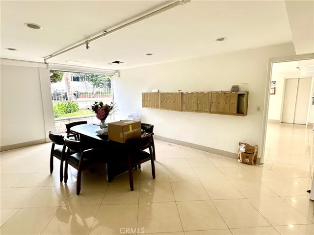 423 S Rexford Drive 303, Beverly Hills, California 90212