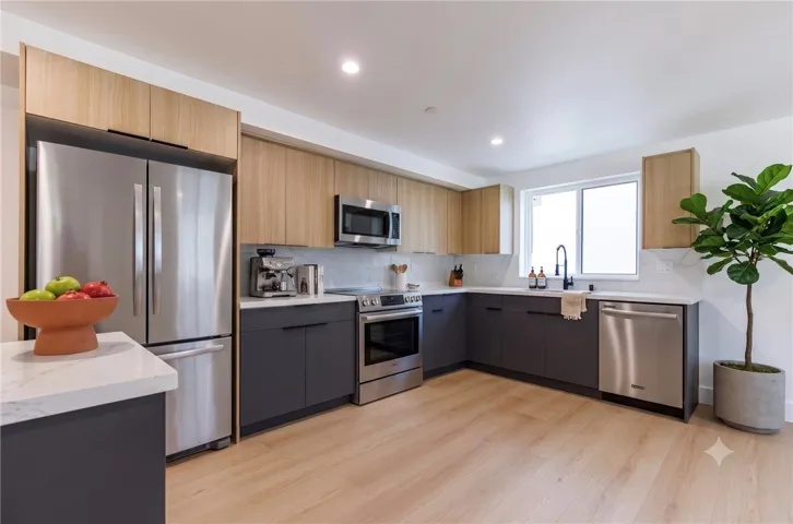1332 S Longwood Avenue 3, Los Angeles, California 90019