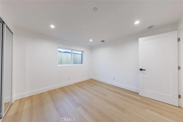 1332 S Longwood Avenue 3, Los Angeles, California 90019