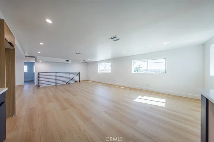 1332 S Longwood Avenue 3, Los Angeles, California 90019