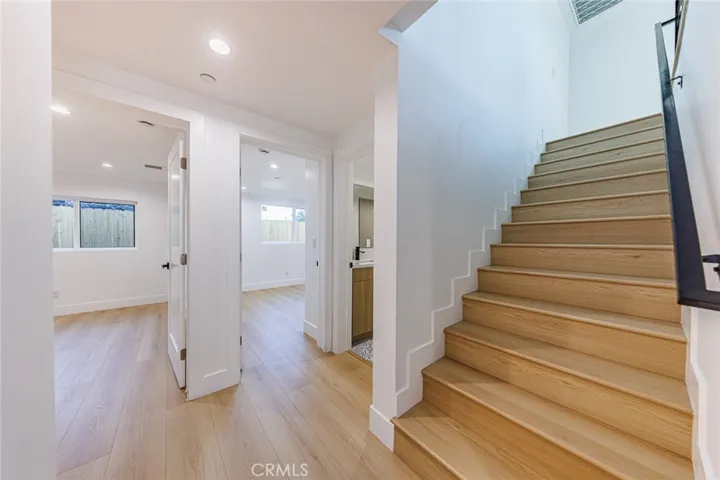 1332 S Longwood Avenue 3, Los Angeles, California 90019