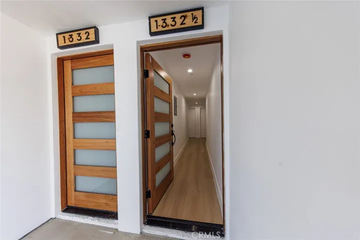 1332 S Longwood Avenue 3, Los Angeles, California 90019