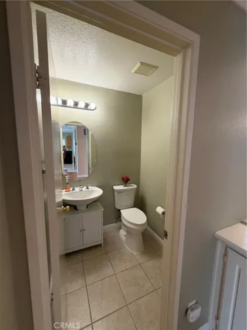 554 Robins, Brea, California 92823