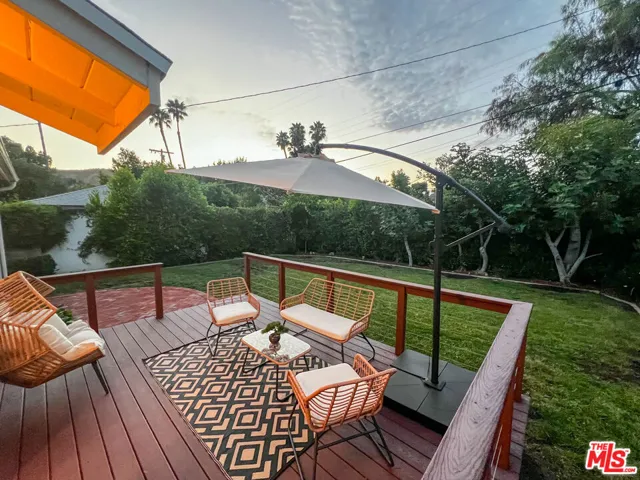 22041 Providencia Street, Woodland Hills, California 91364