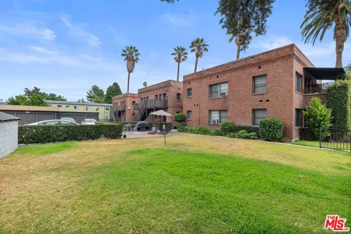 239 E Villa Street, Pasadena, California 91101