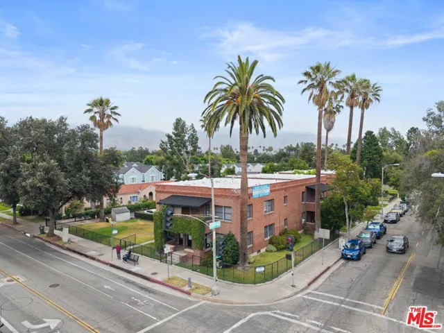 239 E Villa Street, Pasadena, California 91101