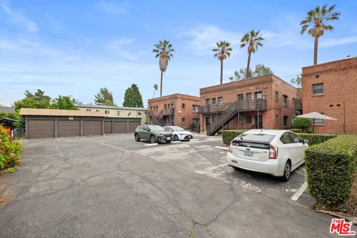 239 E Villa Street, Pasadena, California 91101