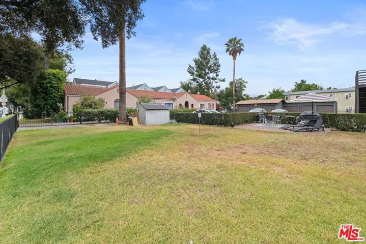 239 E Villa Street, Pasadena, California 91101