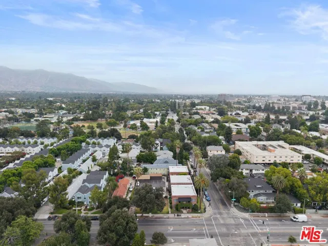 239 E Villa Street, Pasadena, California 91101
