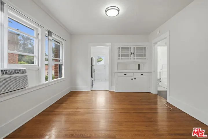 239 E Villa Street, Pasadena, California 91101